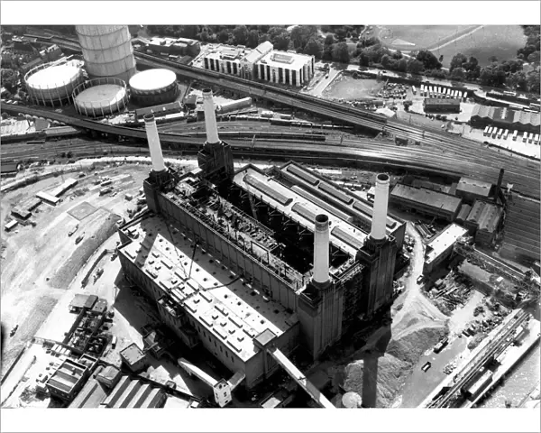 Aerial view of Battersea Power Station in 1988