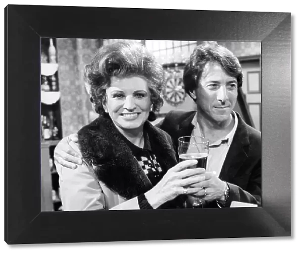 Pat Phoenix and Dustin Hoffman in the Rovers Return on the set o