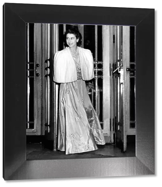 Princess Elizabeth leaving the Dorchester 1947