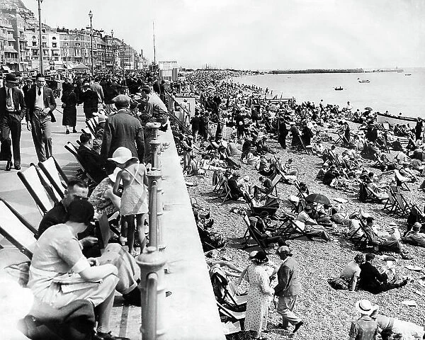 Hastings Beach 1935