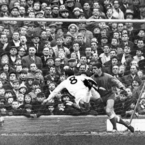 Jimmy Greaves in action for Tottenham Hotspur 1967