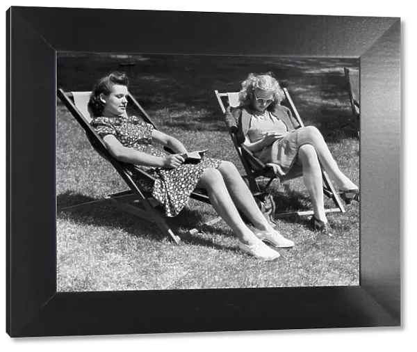 Women relaxing in the park in 1942