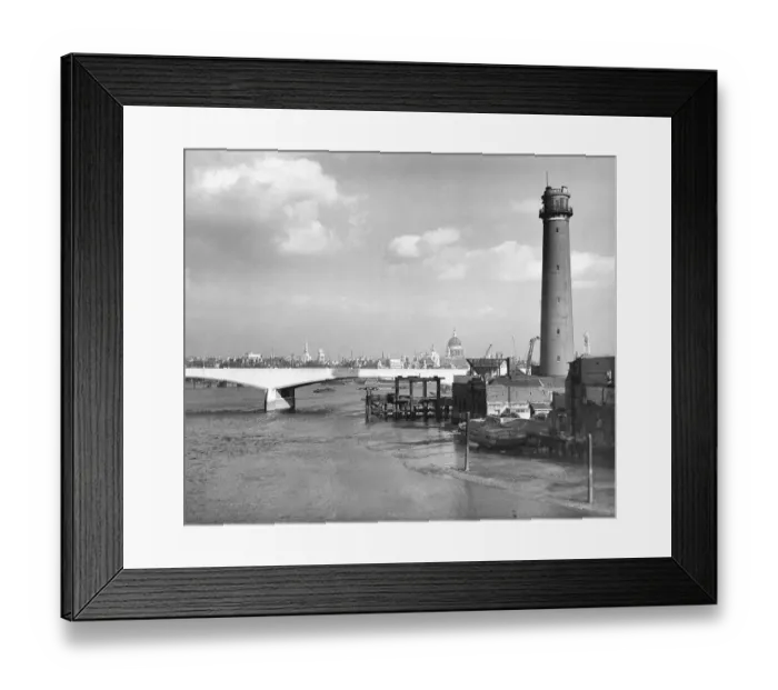 Framed Print : Shot Tower near Waterloo Bridge, London Framed Print : Shot Tower near Waterloo Bridge, London