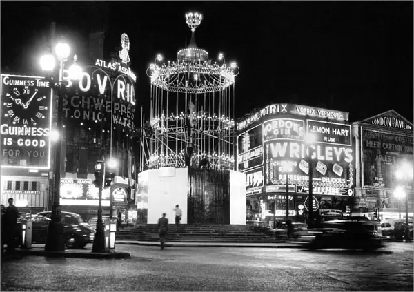 Piccadilly Circus before Coronation