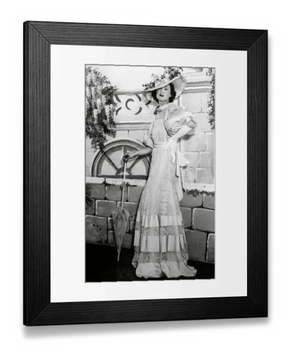 Framed Print : Dressed for the races in 1935 Framed Print : Dressed for the races in 1935