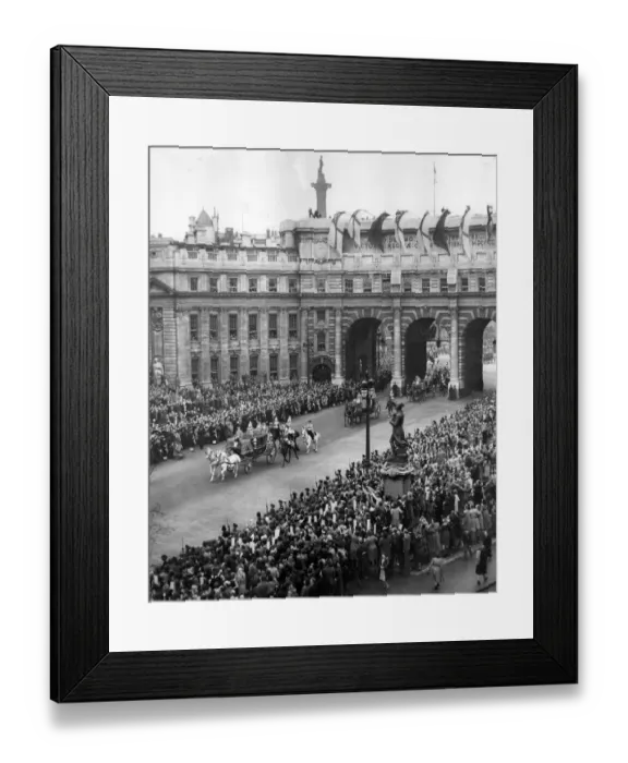 Framed Print : Royal Wedding Procession of Princess Elizabeth (Queen Elizabeth II) and Prince Philip (Duke of Edinburgh)