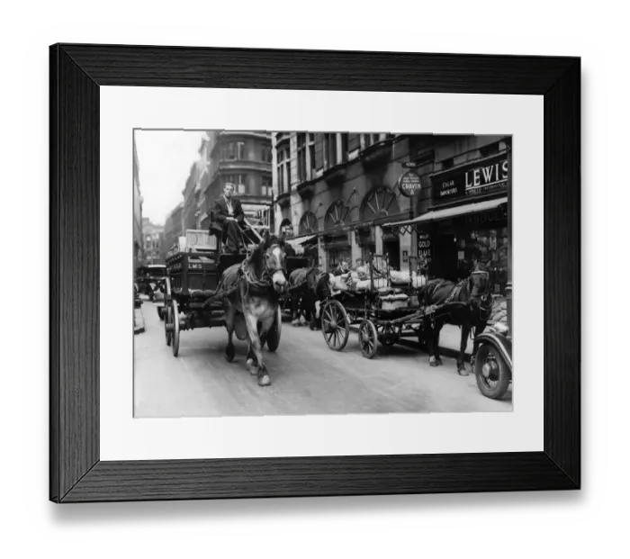Framed Print : Horse drawn carts in London in 1939 Framed Print : Horse drawn carts in London in 1939