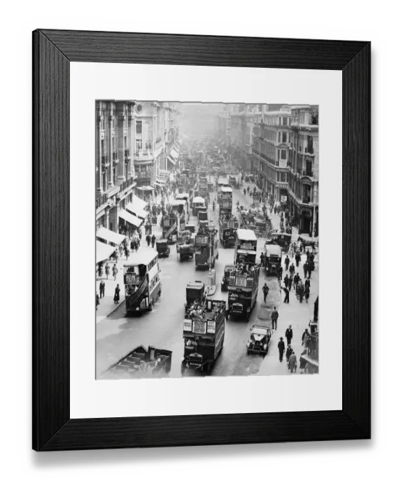 Framed Print : Buses on Regents Street Framed Print : Buses on Regents Street
