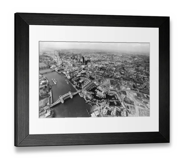 Framed Print : Aerial view of Londonand the Thames Framed Print : Aerial view of Londonand the Thames