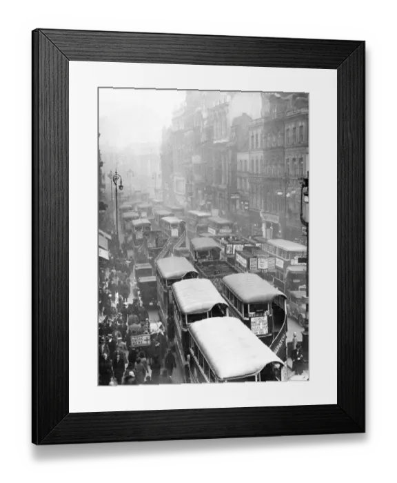 Framed Print : Oxford Street, London in 1928 Framed Print : Oxford Street, London in 1928
