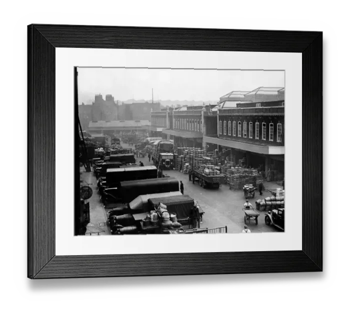 Framed Print : Spitalfields market in 1936 Framed Print : Spitalfields market in 1936