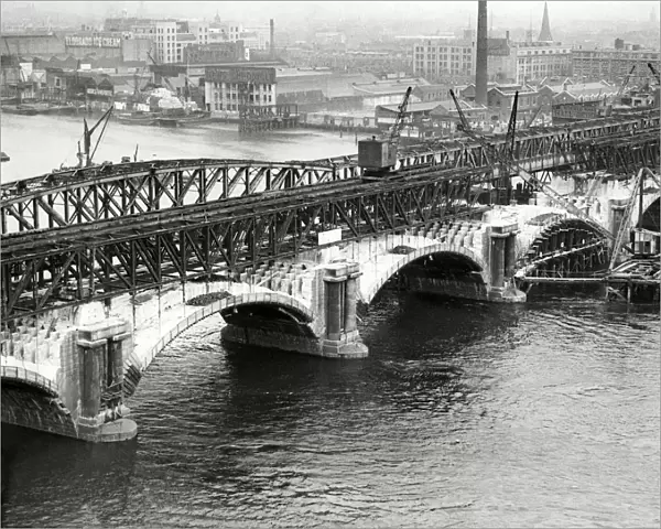 Demolition of Waterloo Bridge in 1935