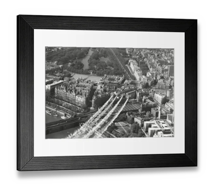 Framed Print : Aerobatic team flying over London Framed Print : Aerobatic team flying over London