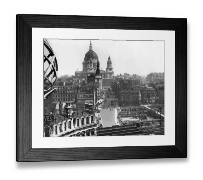 Framed Print : Ludgate Hill and St Pauls Cathedral Framed Print : Ludgate Hill and St Pauls Cathedral