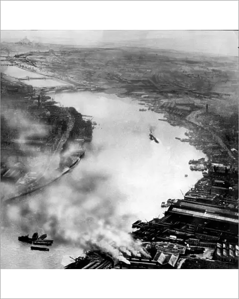 Smoke over the Thames 1929