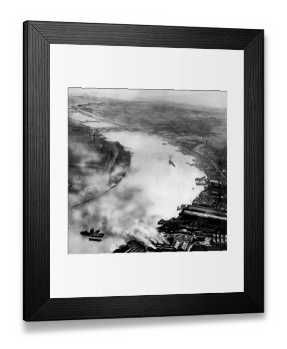 Framed Print : Smoke over the Thames 1929 Framed Print : Smoke over the Thames 1929