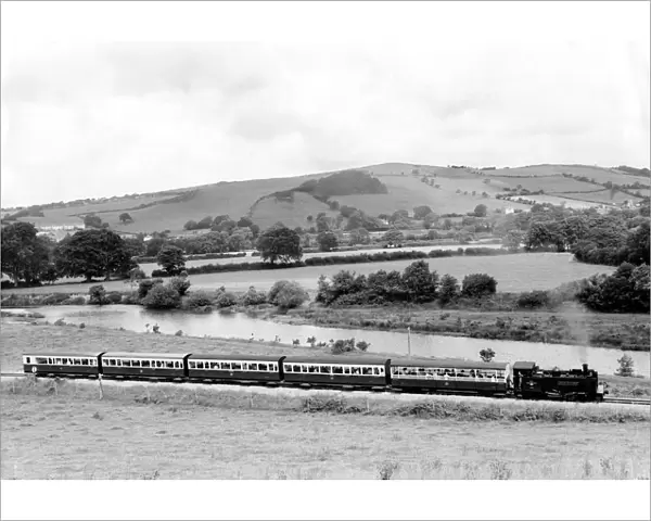The steam engine Owain Glyn Dwr travelling up the Rheidol Valley