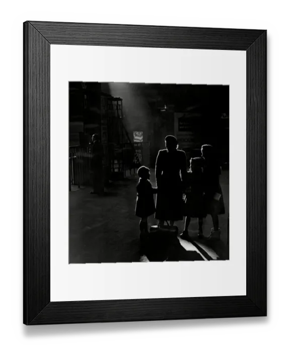 Framed Print : Shadows at Charing Cross Railway Station Framed Print : Shadows at Charing Cross Railway Station