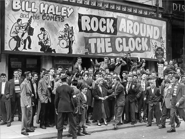 Crowd waiting to see Rock Around The Clock