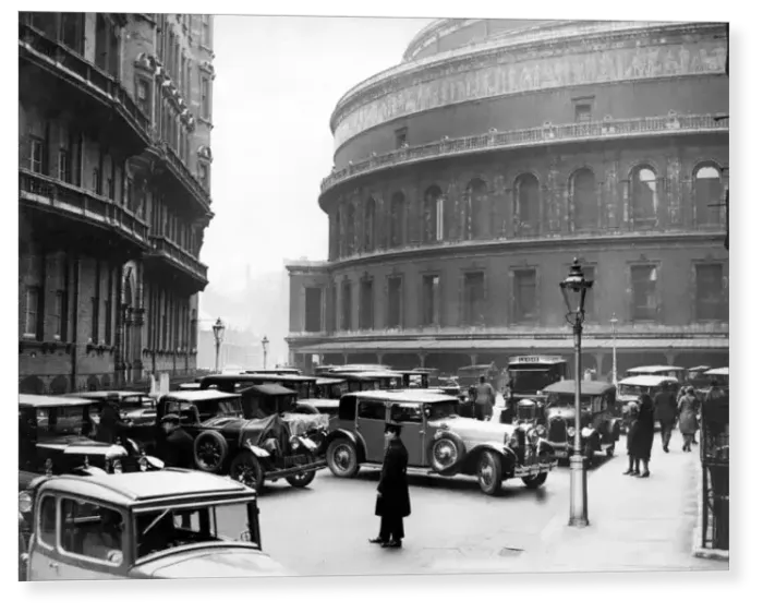 Print : Parking at the Royal Albert Hall Print : Parking at the Royal Albert Hall