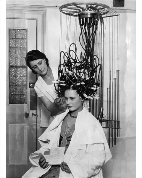 Hairdressing Twenties style
