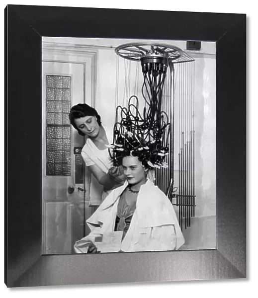 Hairdressing Twenties style