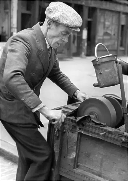 A knife grinder at work, 1946
