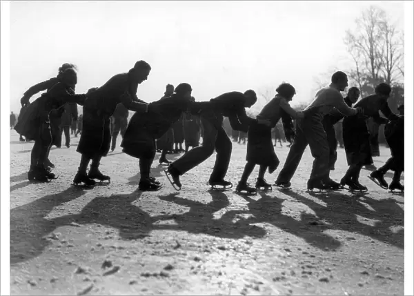 Skaters 1933