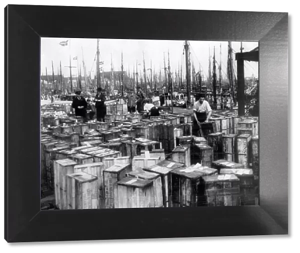 Grimsby docks 1945