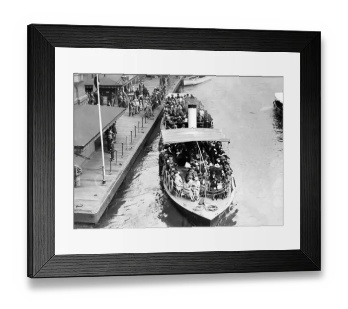 Framed Print : A Thames pleasure steamer leaving Westminster Pier 1924 Framed Print : A Thames pleasure steamer leaving Westminster Pier 1924