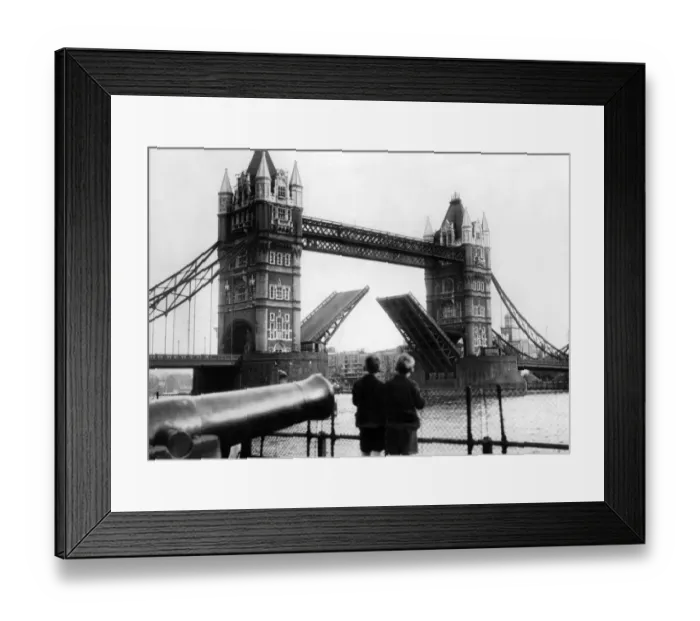 Framed Print : Tower Bridge 1947 Framed Print : Tower Bridge 1947