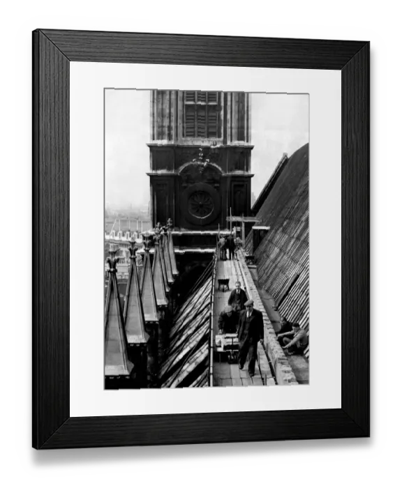 Framed Print : Workers on the roof of Westminster Abbey Framed Print : Workers on the roof of Westminster Abbey