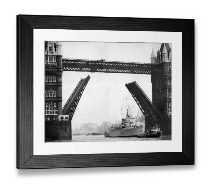 Framed Print : HMS Cheerful, Royal Navy minesweeper, going through Tower Bridge Framed Print : HMS Cheerful, Royal Navy minesweeper, going through Tower Bridge
