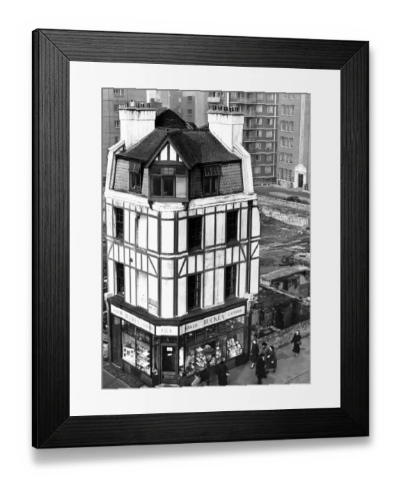 Framed Print : Corner of Boswell st and Theobalds rd Framed Print : Corner of Boswell st and Theobalds rd