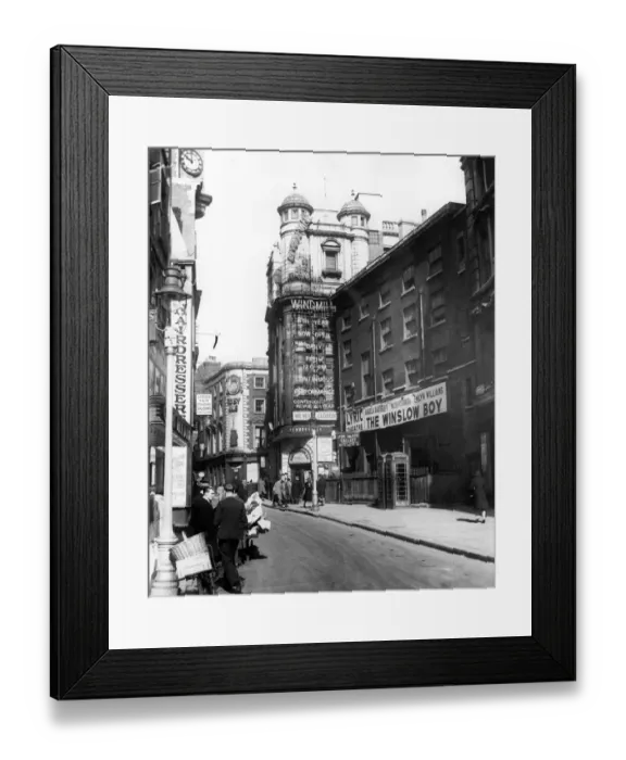 Framed Print : The Windmill Theatre Soho, 1947 Framed Print : The Windmill Theatre Soho, 1947