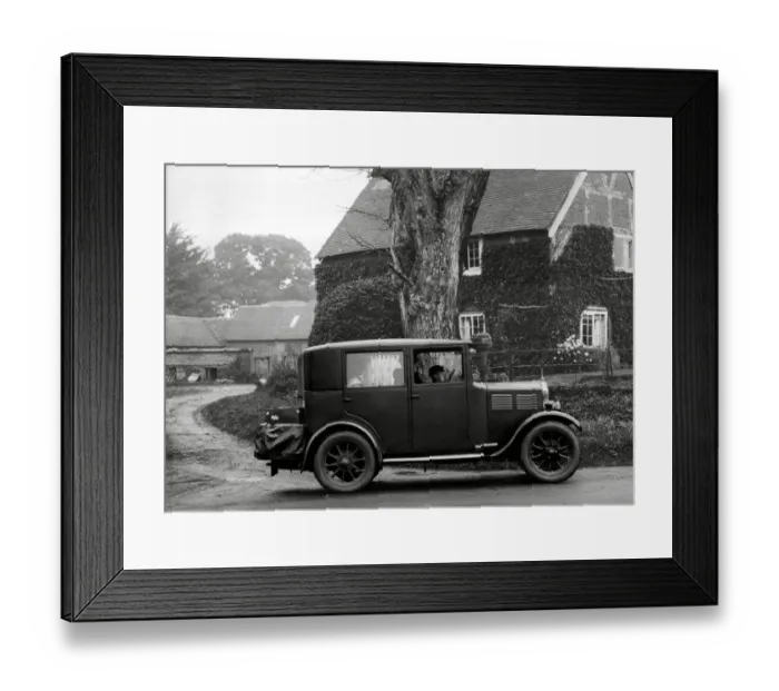 Framed Print : A Standard HP 6 cyl Sun Saloon 1927