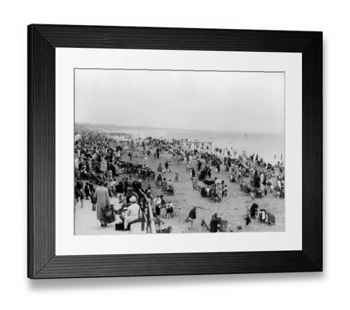 Framed Print : The beach at Whitley Bay in 1936 Framed Print : The beach at Whitley Bay in 1936