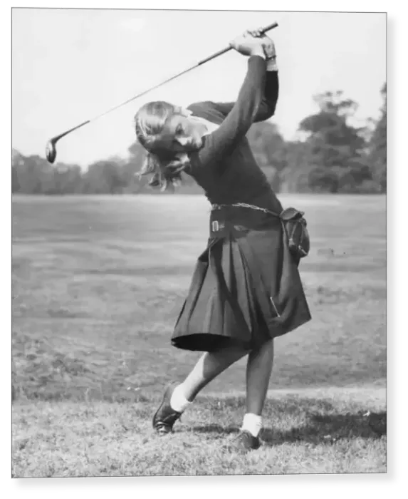 Print : Girl Golfer Print : Girl Golfer