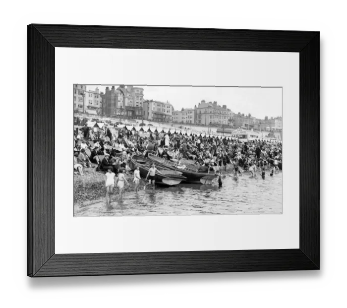 Framed Print : A crowded Brighton beach, 1931 Framed Print : A crowded Brighton beach, 1931
