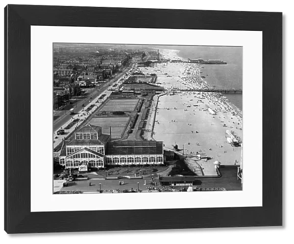 The seafront and Britannia Pier, Great Yarmouth 1935