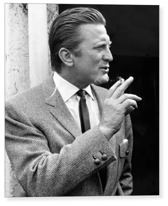 Print : Kirk Douglas in 1958 Print : Kirk Douglas in 1958