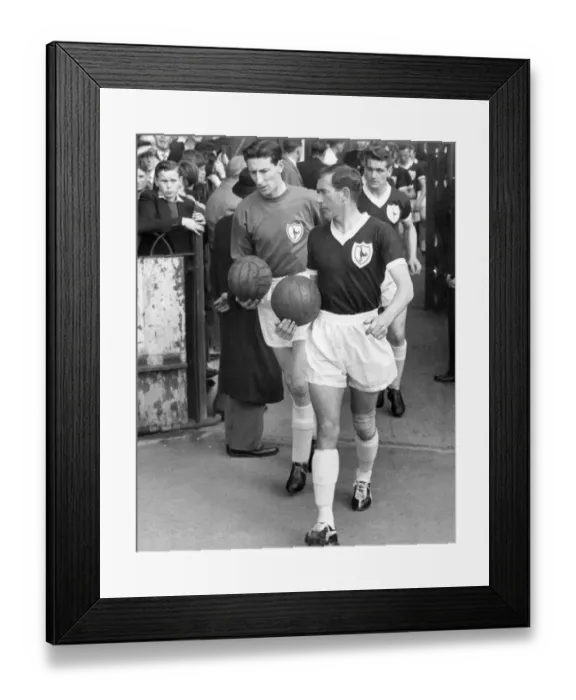 Framed Print : Danny Blanchflower in 1961 Framed Print : Danny Blanchflower in 1961
