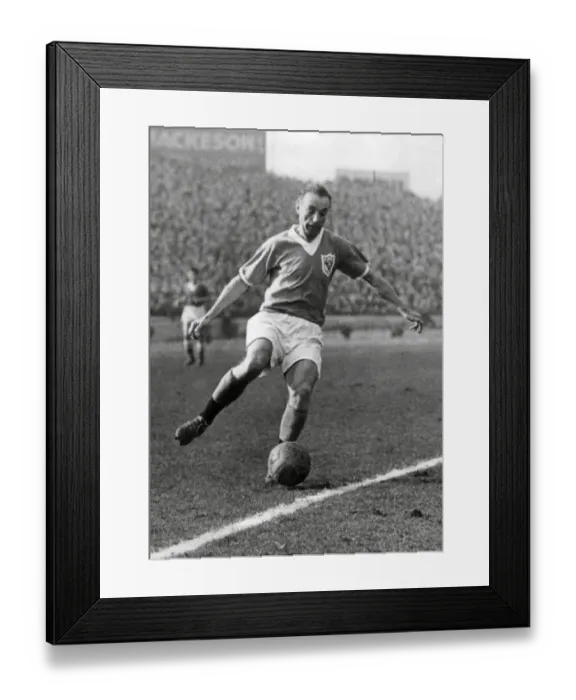 Framed Print : Stanley Matthews playing for Blackpool in 1958