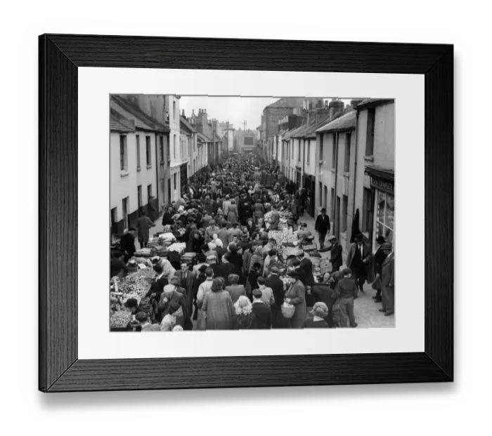 Framed Print : Upper Gardner Street market in Brighton 1950 Framed Print : Upper Gardner Street market in Brighton 1950