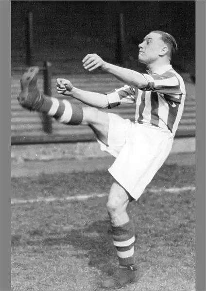 Big Kick. Benny Craig, Huddersfield Town F.C. footballer 1938