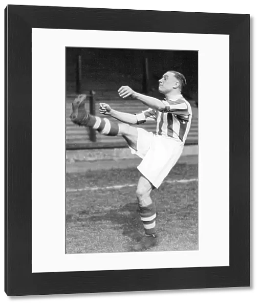 Big Kick. Benny Craig, Huddersfield Town F.C. footballer 1938
