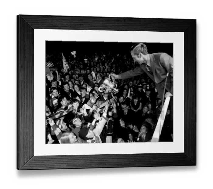 Framed Print : Stoke City captain Peter Dobing with the League Cup 1972 Framed Print : Stoke City captain Peter Dobing with the League Cup 1972