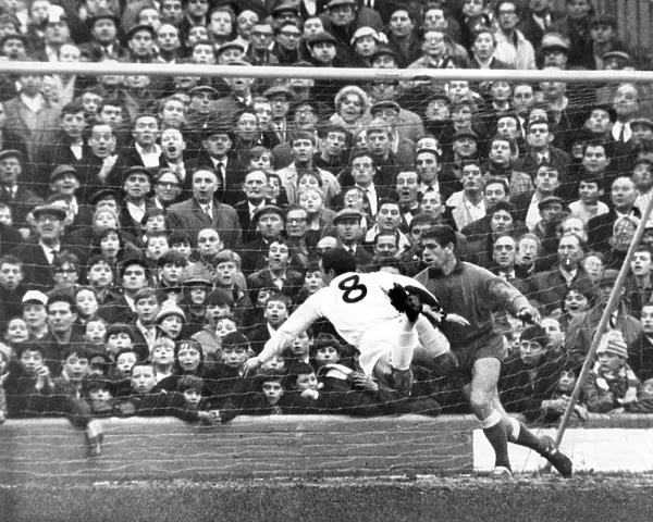 Jimmy Greaves in action for Tottenham Hotspur 1967