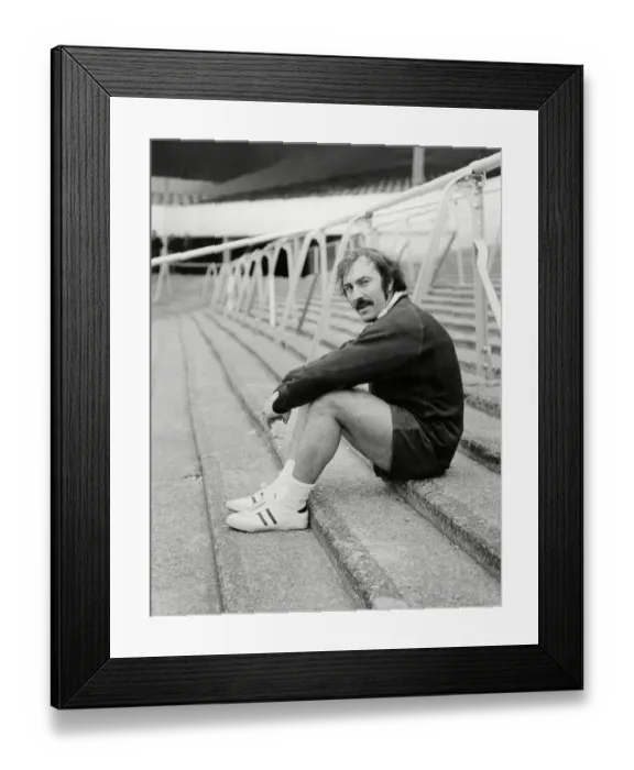 Framed Print : Jimmy Greaves in 1972 Framed Print : Jimmy Greaves in 1972