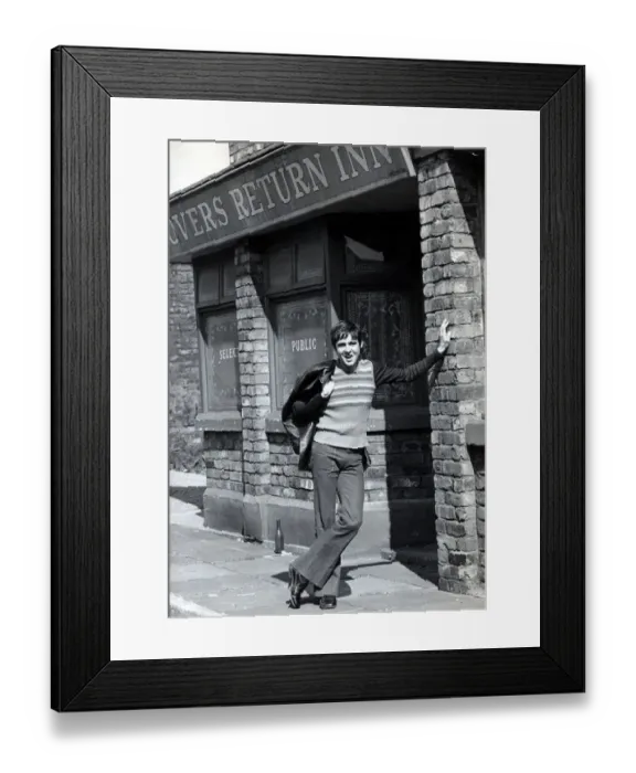Framed Print : Davy Jones outside the Rovers Return Framed Print : Davy Jones outside the Rovers Return